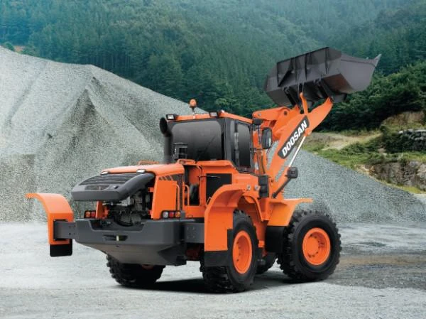 Фото Фронтальный погрузчик Doosan DL200A