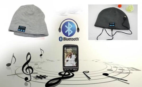 Фото Вязаная шапка с Bluetooth гарнитурой .