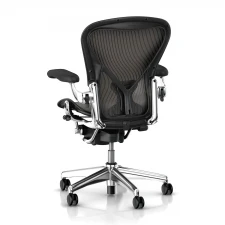 Фото Компьютерное кресло Herman Miller Aeron Chair Polished Aluminum