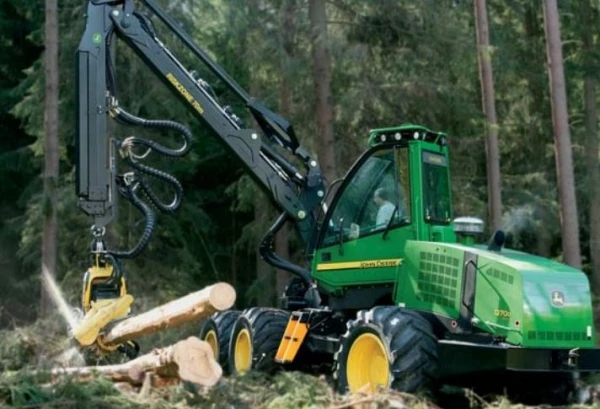 Фото Харвестер John Deere 1270D 2006 года выпуска.