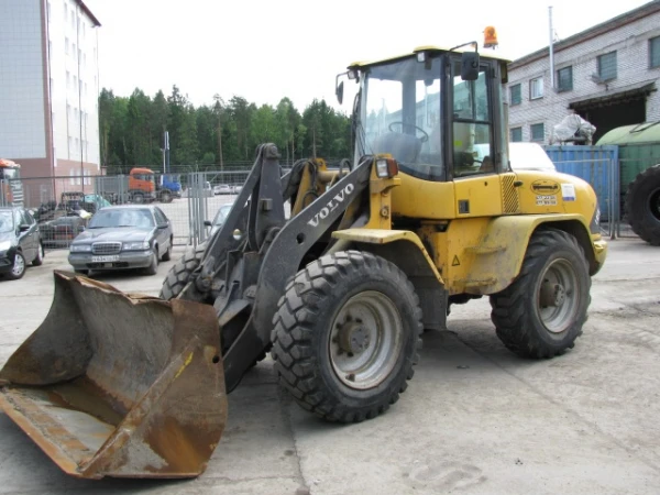 Фото Услуги экскаватора погрузчика