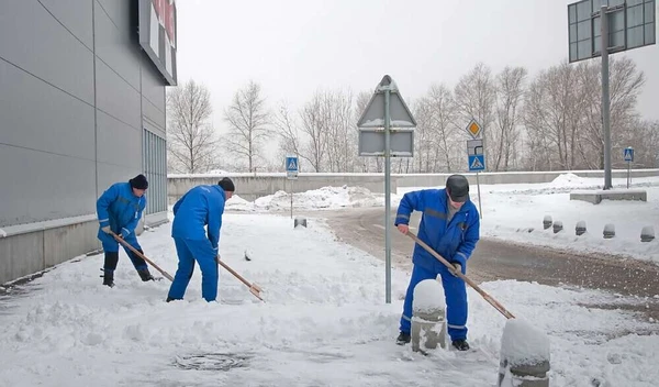 Фото Рабочие для уборки снега Нижний Новгород