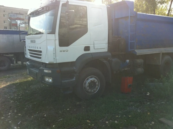 Фото Самосвал IVECO Trakker AD380