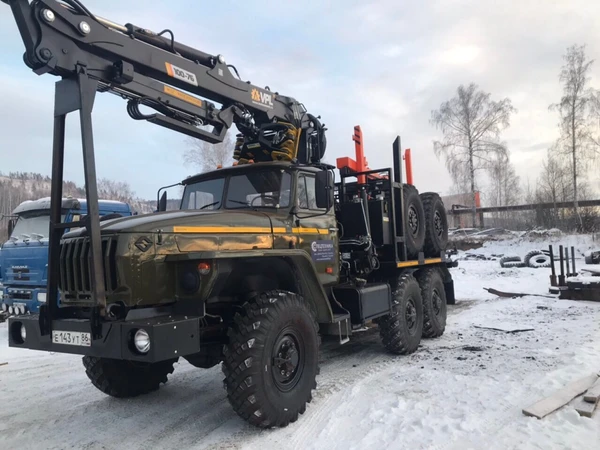 Фото Лесовозы  Урал ЯМЗ-238 капремонт 2019 с новыми манипуляторами и прицепами