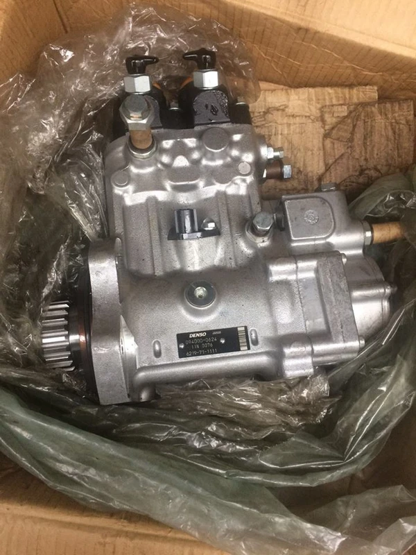 Фото СПЕЦПРЕДЛОЖЕНИЕ топливный насос KOMATSU - 6219-71-1111 fuel pump.