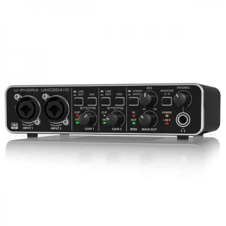 Фото Внешняя студийная звуковая карта Behringer UMC204HD