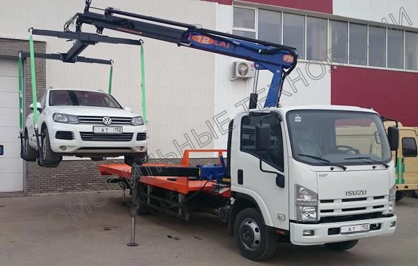 Фото Эвакуатор Isuzu NPR 75LK с ломаной (прямой) платформой и КМУ