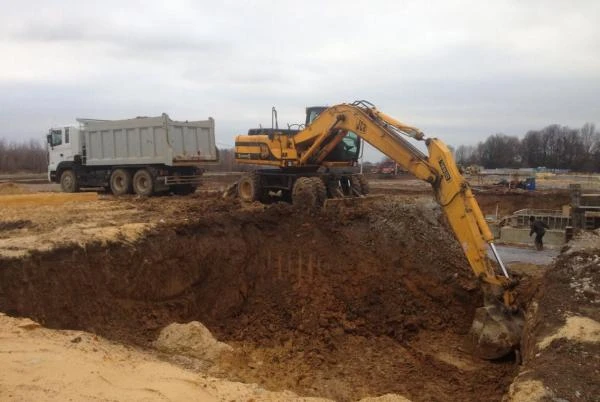 Фото Аренда колесного экскаватора JCB