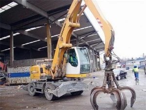 Фото Перегружатель металлоломаLiebherr A316 с грейфером