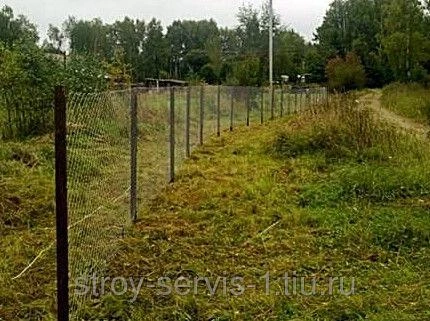 Фото Забор из сетки рабица натяжной. Высотой 1 м.