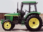 фото Колесный трактор John Deere 8041