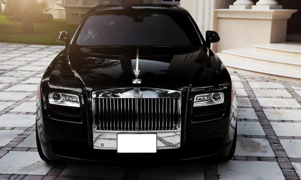 Фото Rolls Royce Phantom в Астане.