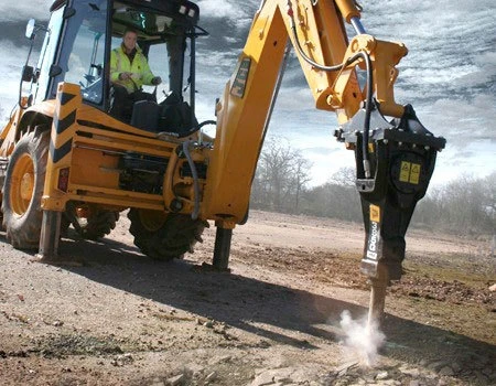 Фото Аренда гидромолота на базе экскаватора погрузчика JCB