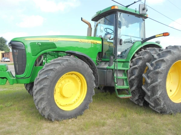 Фото Трактор John Deere 8420