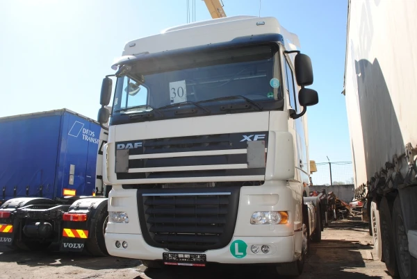 Фото Седельный тягач DAF XF 105.460 Space Cab 2010 г.