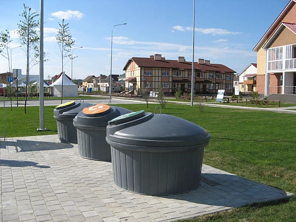 Фото Заглубленный мусорный контейнер SILO-Citybin. Хабаровск.