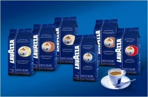 Фото Итальянский кофе в зернах Lavazza. Любимый кофе Италии.