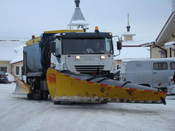 Фото Комбинированная дорожная машина AM COMBI на базе самосвал IVECO Trucker