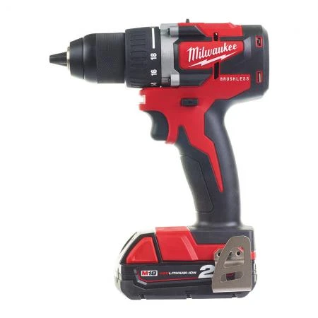 Фото Компактная бесщеточная дрель Milwaukee M18 CBLDD-202C