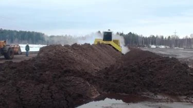 Фото Ускоренное компостирование помета с помощью активного ворошения и добавления ферментов ABONO