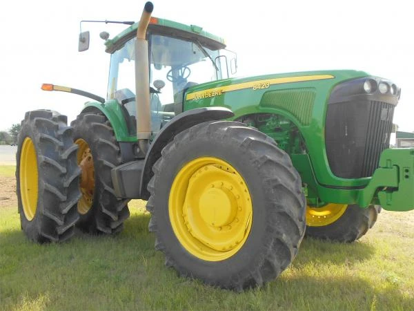 Фото Трактор John Deere 8420