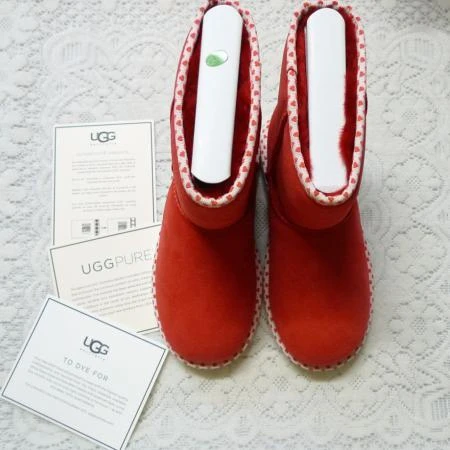 Фото Женские сапоги Ugg Classic SHORT