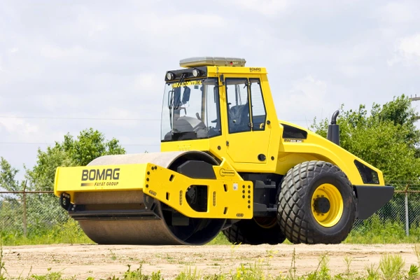 Фото Грунтовой каток BOMAG BW 213 12.5 — 14.5 тонн