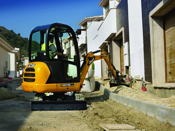 Фото Мини-экскаватор JCB 8018