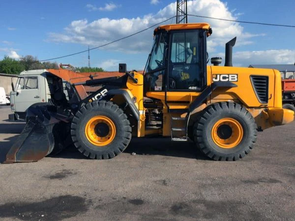 Фото Погрузчик фронтальный JCB-426 ZX