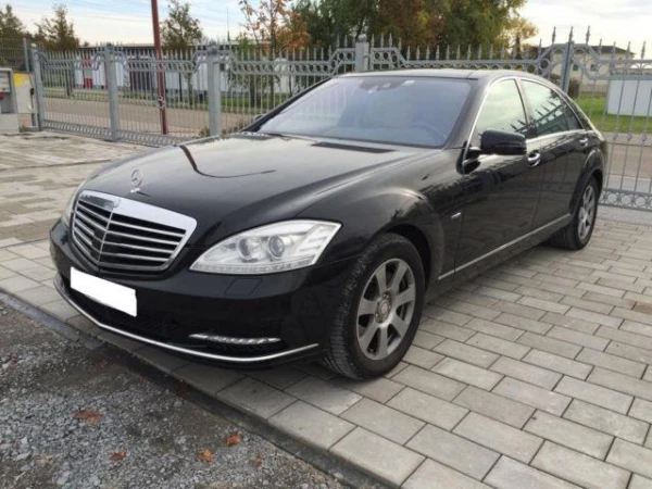 Фото Встреча из роддома на Mercedes-Benz S-Class W221 Long в Астане