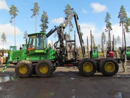 Фото Форвардер John Deere 1110D