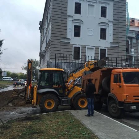 Фото Услуги экскаватора-погрузчика в Самаре