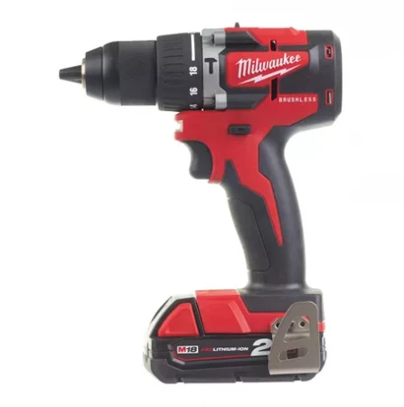 Фото Компактная бесщеточная дрель Milwaukee M18 CBLPD-202C