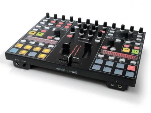 Фото DJ контроллер Novation Twitch