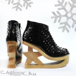 фото Jeffrey Campbell Jeffrey Campbell звездные ботильоны на деревянной танкетке Skate-star