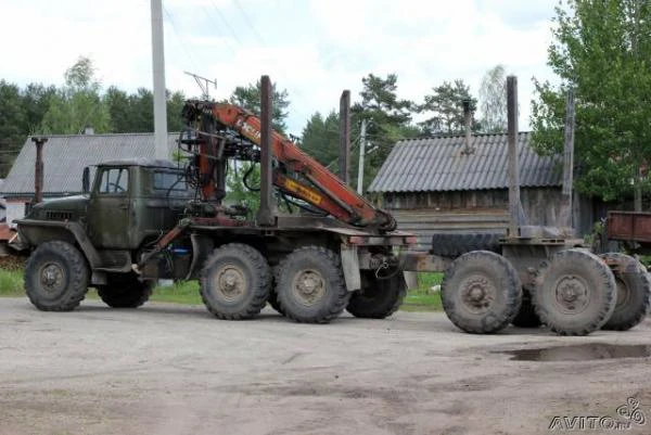 Фото Услуги лесовоза с гидроманипулятором