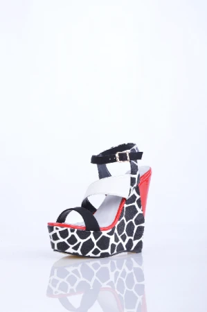 Фото LOST INK. Босоножки Giraff Print Colourblock Wedge Sandal