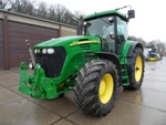 фото Трактор John Deere 7820