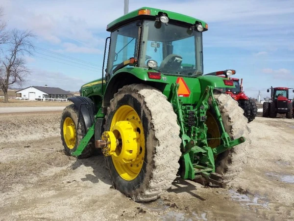 Фото Трактор John Deere 8420