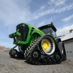 фото Гусеничный ход Soucy для посевных комплексов John Deere