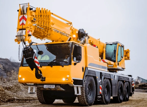 Фото Автокран Liebherr LTM 1090 — 90 тонн