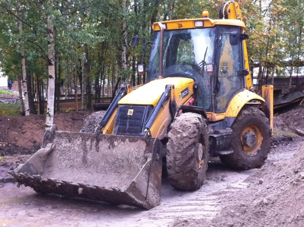 Фото Аренда экскаватора-погрузчика JCB и Volvo в СПб