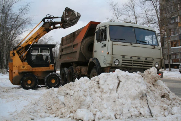 Фото Вывоз снега с дворовой территории Нижний Новгород