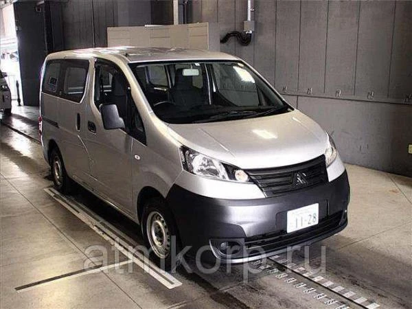 Фото Грузопассажирский микроавтобус минивэн MITSUBISHI DELICA гв 2015 салон 2 - 5 мест груз 600 кг пробег 42 т.км