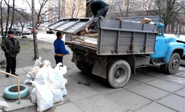 Фото Вывоз строительного и бытового мусора