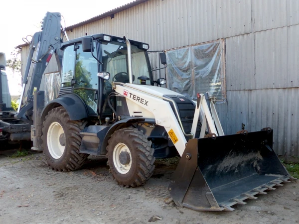 Фото Сдача в аренду экскаватора-погрузчика TEREX TLB825-RM