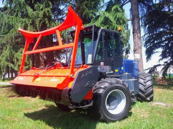 Фото Мульчер на трактор AHWI Prinoth M550-2410 Германия