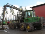 фото Форвардер John Deere 1110D