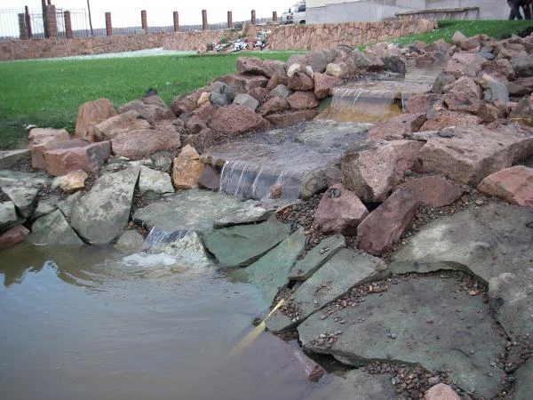 Фото Камень для ручьев и водоемов