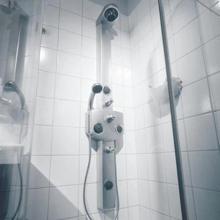 Фото Grohe Aquatower 3000 27202000 душевая панель